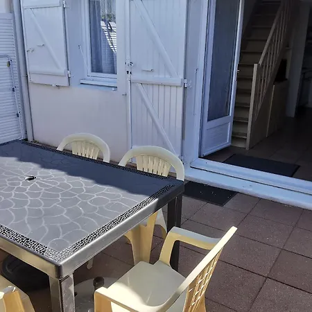 Apartment Derniere Minute ! Pavillon T2 Avec Mezzanine, Piscine Et Acces Plage, Sur - Fr-1-357-60 La Tranche-sur-Mer